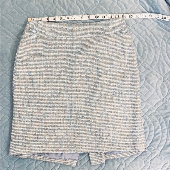 Albert Nipon tweed skirt. - Picture 6 of 11